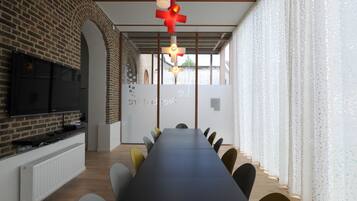 Standard Apartment, Garden View (Aux Houx) | Meeting facility