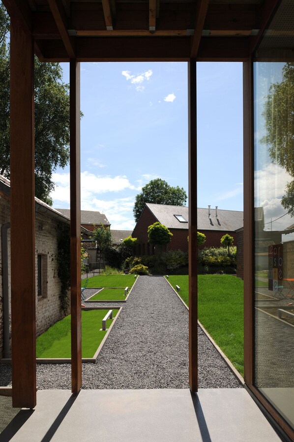 Exterior - Le Presbytère (Engis)