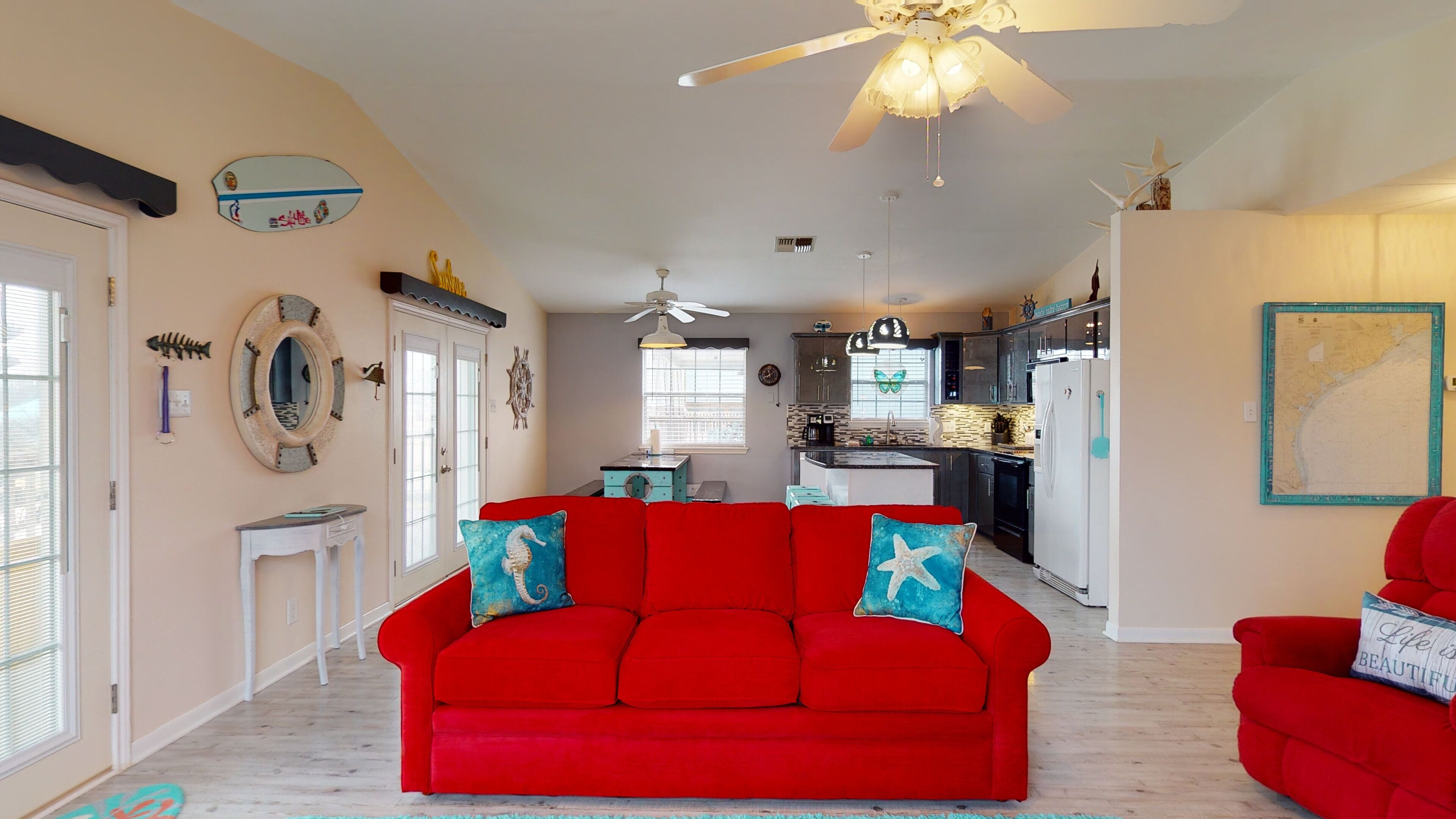 DC614  Remodeled Stilt Home, Quiet Neighborhood in Town, Parking for Boat