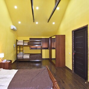 Minibar, free WiFi