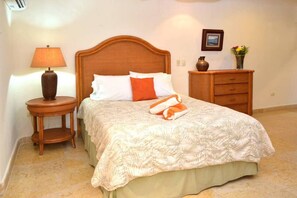 1 habitación y espacio para trabajar con laptop 