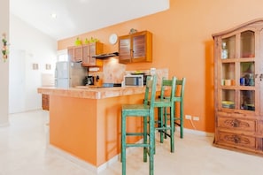 Oven, stovetop, coffee/tea maker, toaster