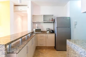 Four, plaque de cuisson, lave-vaisselle
