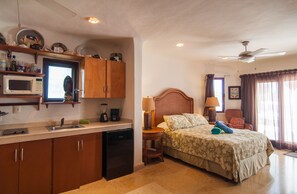 2 bedrooms, laptop workspace, iron/ironing board, bed sheets - Blue Palms PH w/ Private Rooftop, Walk to Beach! (Playa del Carmen)