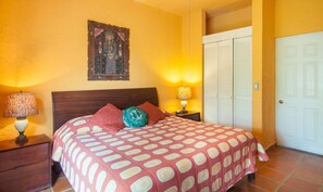 2 habitaciones y espacio para trabajar con laptop 