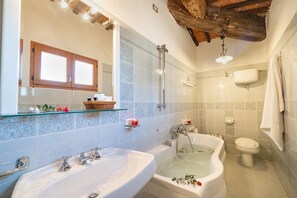 ヴィラ (1 Bedroom) | バスルーム | ヘアドライヤー、タオル、シャンプー