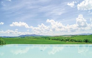 室內泳池、室外泳池