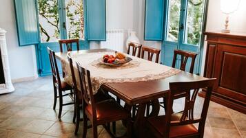 Villa (5 Bedrooms) | Private kitchen | Fridge, oven, dishwasher, coffee/tea maker