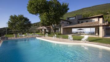 Outdoor pool, sun loungers