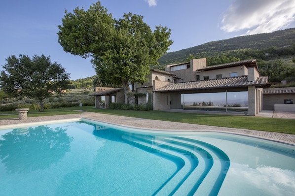 Outdoor pool, pool loungers