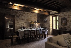 Villa (3 Bedrooms) | Wohnzimmer | Fernseher