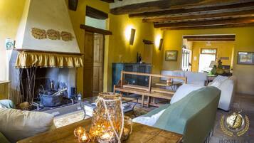 Villa (Multiple Bedrooms) | Area soggiorno