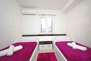 4 dormitorios, escritorio, wifi gratis y ropa de cama