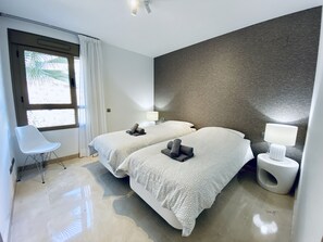 3 chambres, fer et planche à repasser, Wi-Fi gratuit, draps fournis