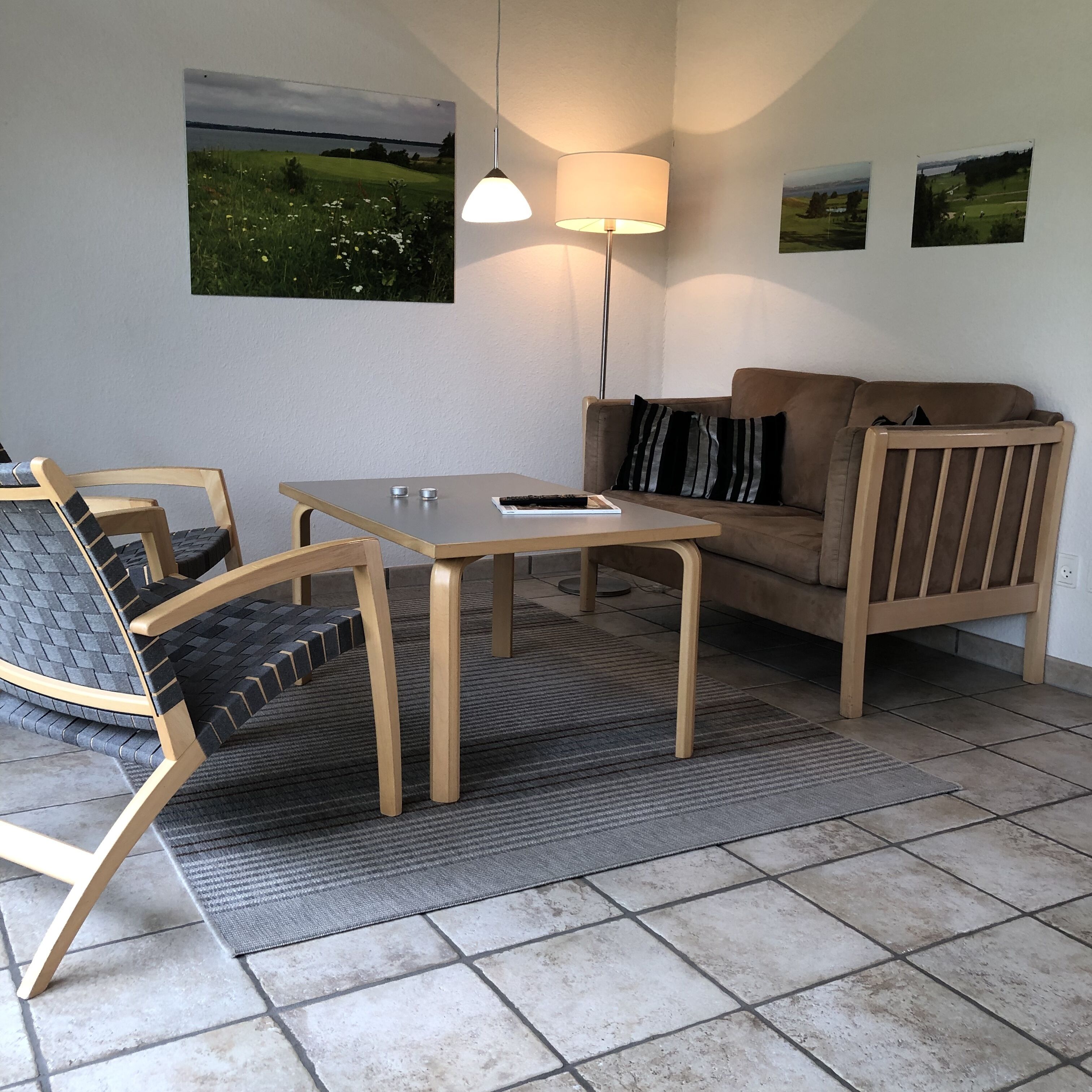 32-inch flat-screen tv with cable channels, tv, heated floors