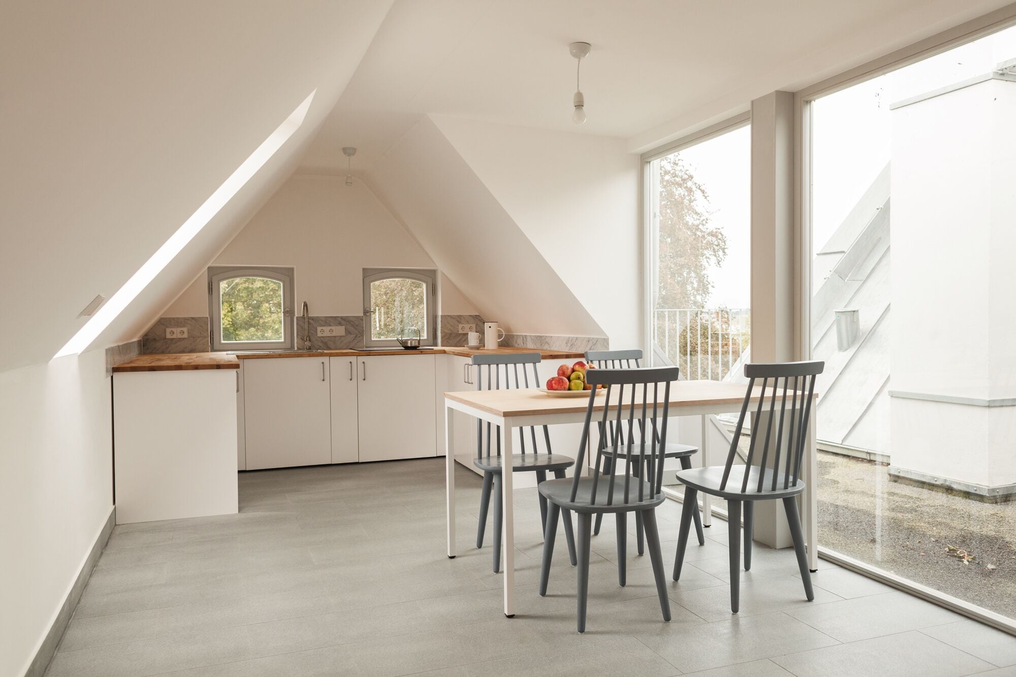 Leilighet, terrasse (DG, rechts) | Spiseområde på rommet