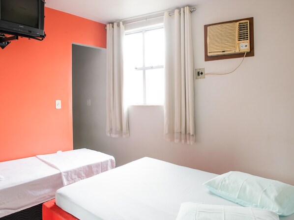 Free WiFi, bed sheets