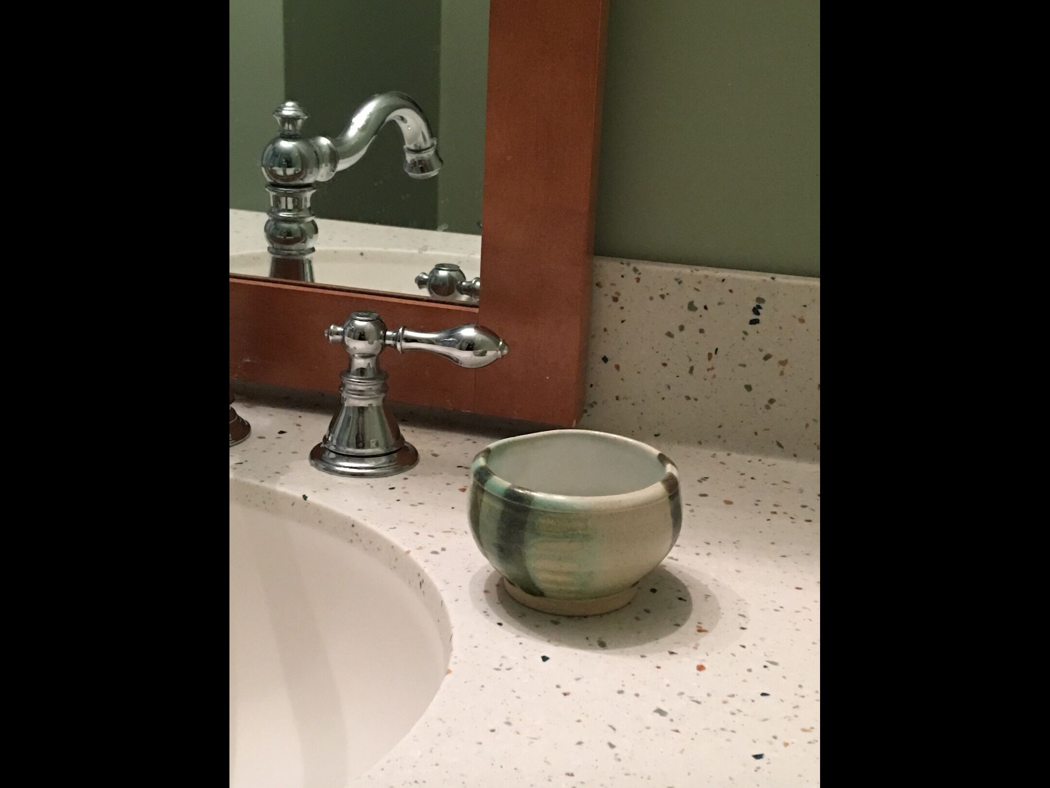 <br>Barefoot Daves ⚓️<br>Pets considered with fee. 