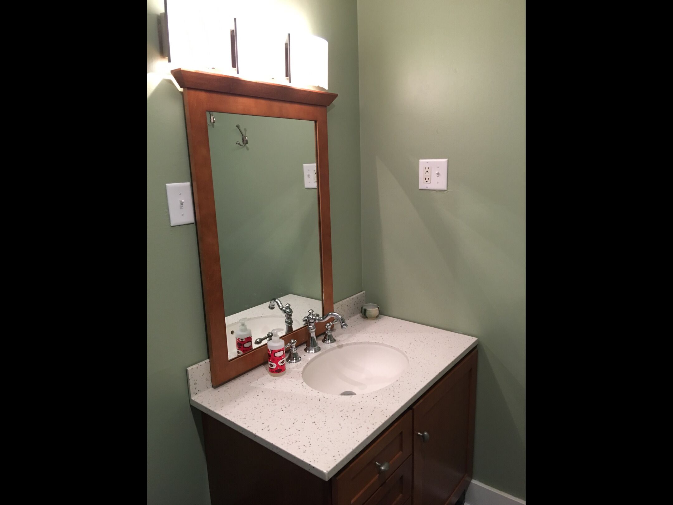 <br>Barefoot Daves ⚓️<br>Pets considered with fee. 