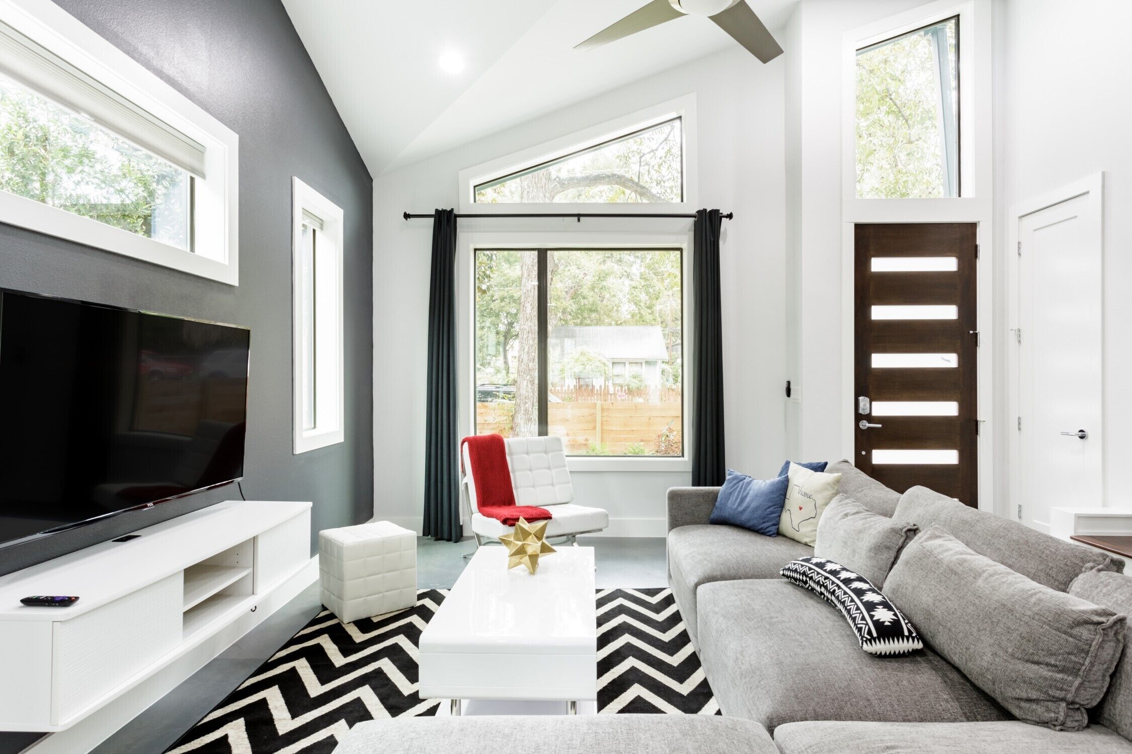 Downtown Mini-Mansion Walking Distance to Rainey Street