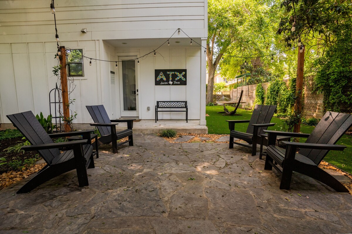 Photo 42 of Downtown 6 Bedroom Retreat!!
Golf Putting Green, Walking to Lake & Rainey