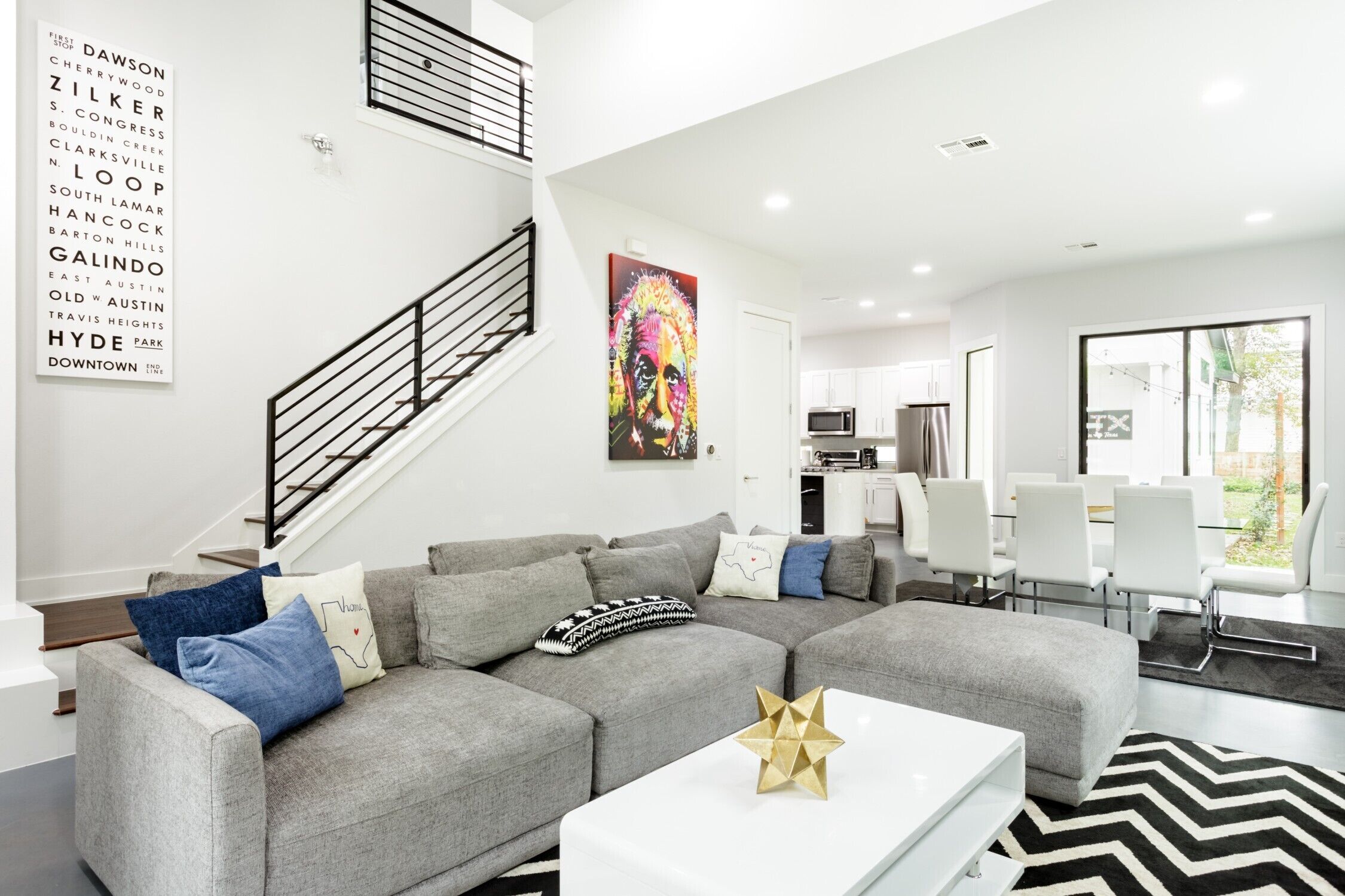 Downtown Mini-Mansion Walking Distance to Rainey Street