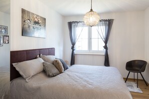 2 bedrooms, soundproofing, iron/ironing board, WiFi