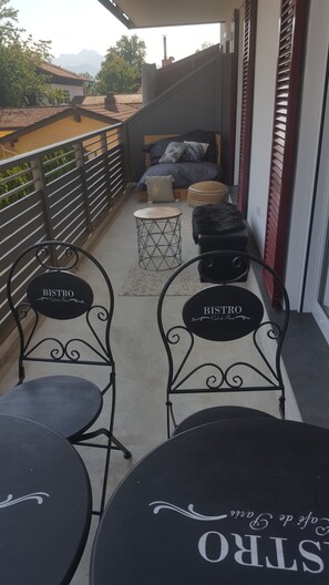 Property grounds - The new lifestyle suite on Lake Chiemsee: With a mountain view, 2 "en-suite" baths, sauna! (Übersee)