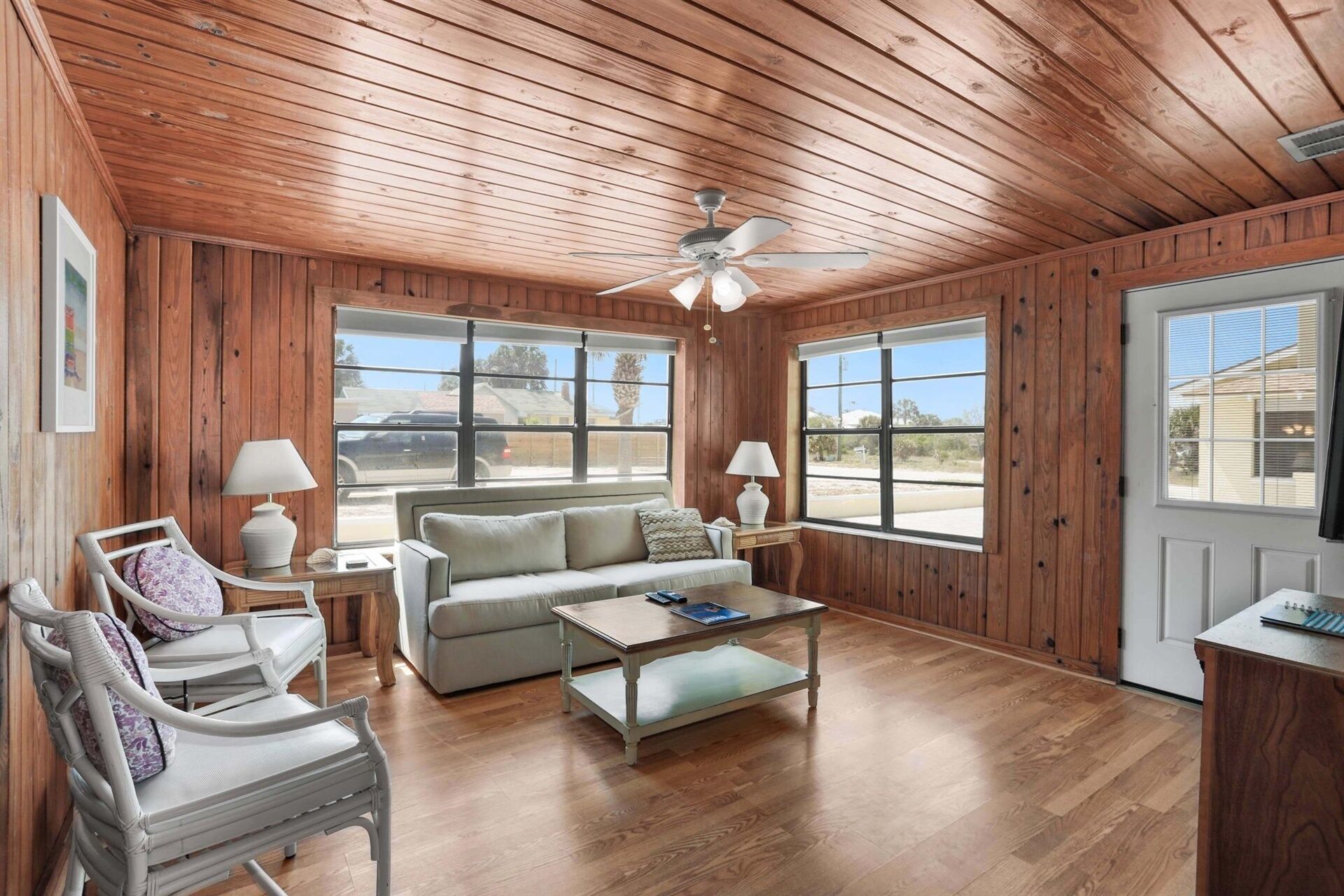 2 bedroom, 1 bath unit with beach access.  Just minutes from St. Augustine!