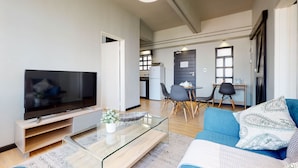 Family Apartment | Living room - Heriot Apartment 1016 (Cape Town)