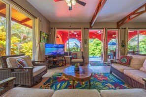TV - Costa Rican getaway has it all! New waterfall path and upgraded bathrooms! (Manuel Antonio)