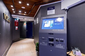 체크인/체크아웃 키오스크