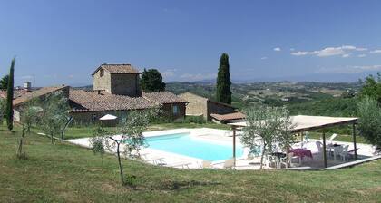 1 bedroom apartment in agricultural area with swimming pool