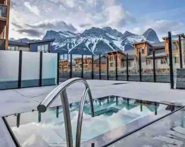 Indoor pool, outdoor pool