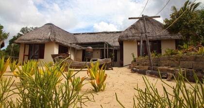 COUBAR, HOUSE ON THE BEACH