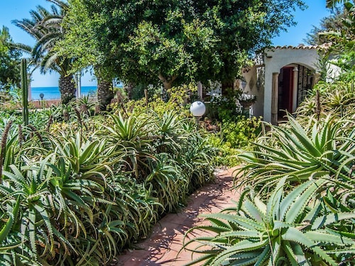 Casa Blu sul Mare mit direktem Zugang vom 2700 m² großen Garten