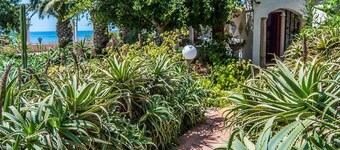 Blue House: verandas overlooking the sea from the garden. Beach access from home