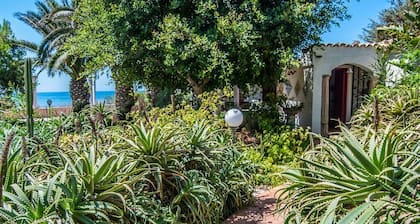 Casa Blu sul Mare avec accĂšs direct depuis le jardin de 2700m2