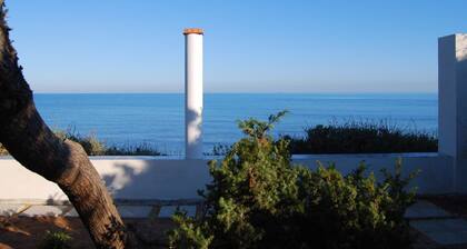 Casa Blu sul Mare avec accĂšs direct depuis le jardin de 2700m2
