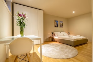 5 chambres, bureau, fer et planche à repasser, accès au Wi-Fi (inclus)