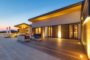 Terrace/patio - Luxury Villa Pearl of Hvar with Swimming Pool (Zastražišće)