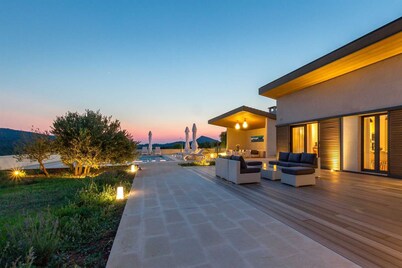 Luxury Villa Pearl of Hvar with Swimming Pool