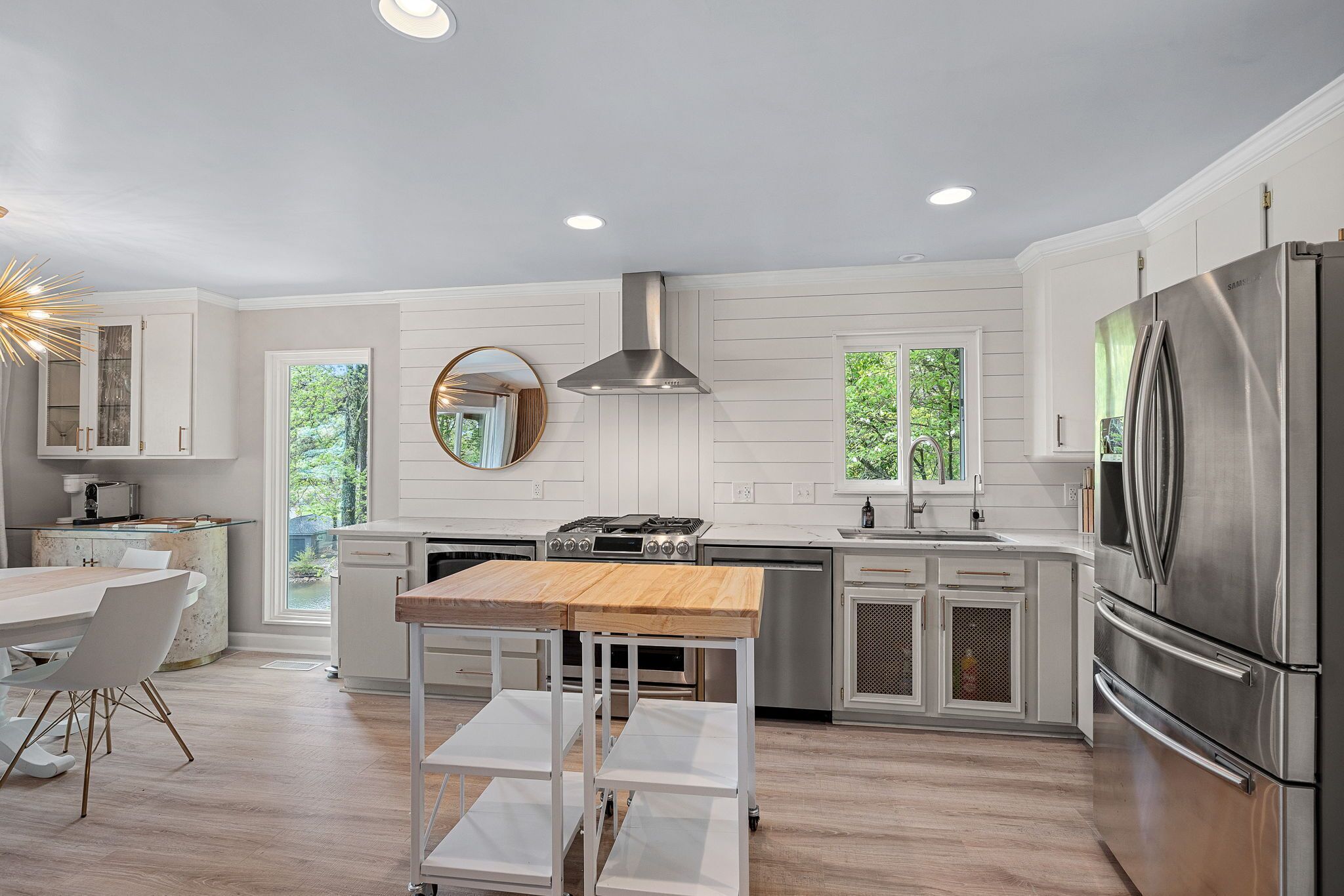 冰箱、微波炉、烤箱、炉灶