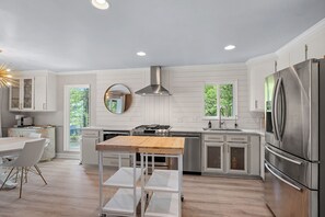 Fridge, microwave, oven, stovetop - Serenity Blue by SoCharm | Newly Renovated Quaint Lakeside Cottage W Sauna (Mooresville)