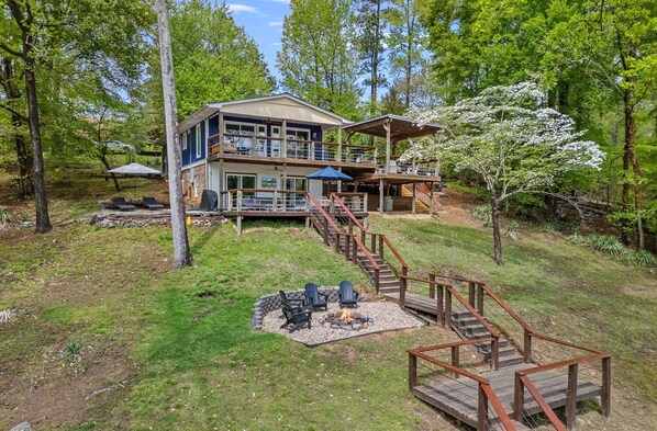 Exterior - Serenity Blue by SoCharm | Newly Renovated Quaint Lakeside Cottage W Sauna (Mooresville)