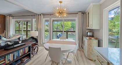 ¡El apartamento estudio recientemente renovado frente al lago es la escapada perfecta!