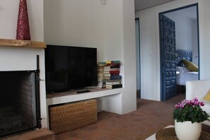 5 habitaciones, tabla de planchar con plancha, cuna de viaje y wifi 