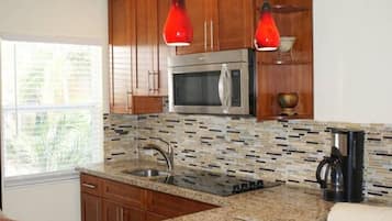 Studio (#6) | Iron/ironing board, free WiFi, bed sheets