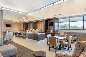 Bao gồm bữa sáng đầy đủ hàng ngày 