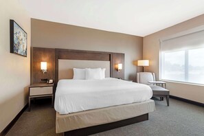 Bàn, khu vực làm việc phù hợp cho laptop, bàn ủi/dụng cụ ủi quần áo 